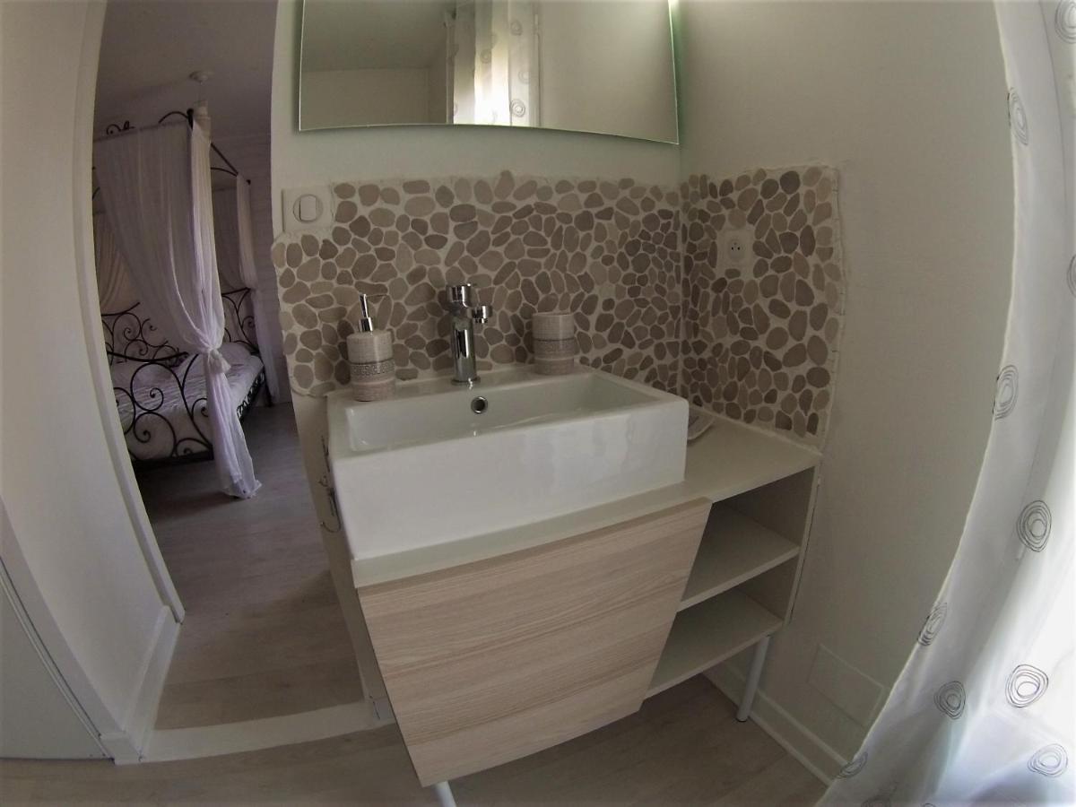 Au Coeur Du Bien Etre, Chambre D'Hotes Avec Piscine Chauffee Et Couverte, Spa, Sauna, Massages 몽토우 외부 사진