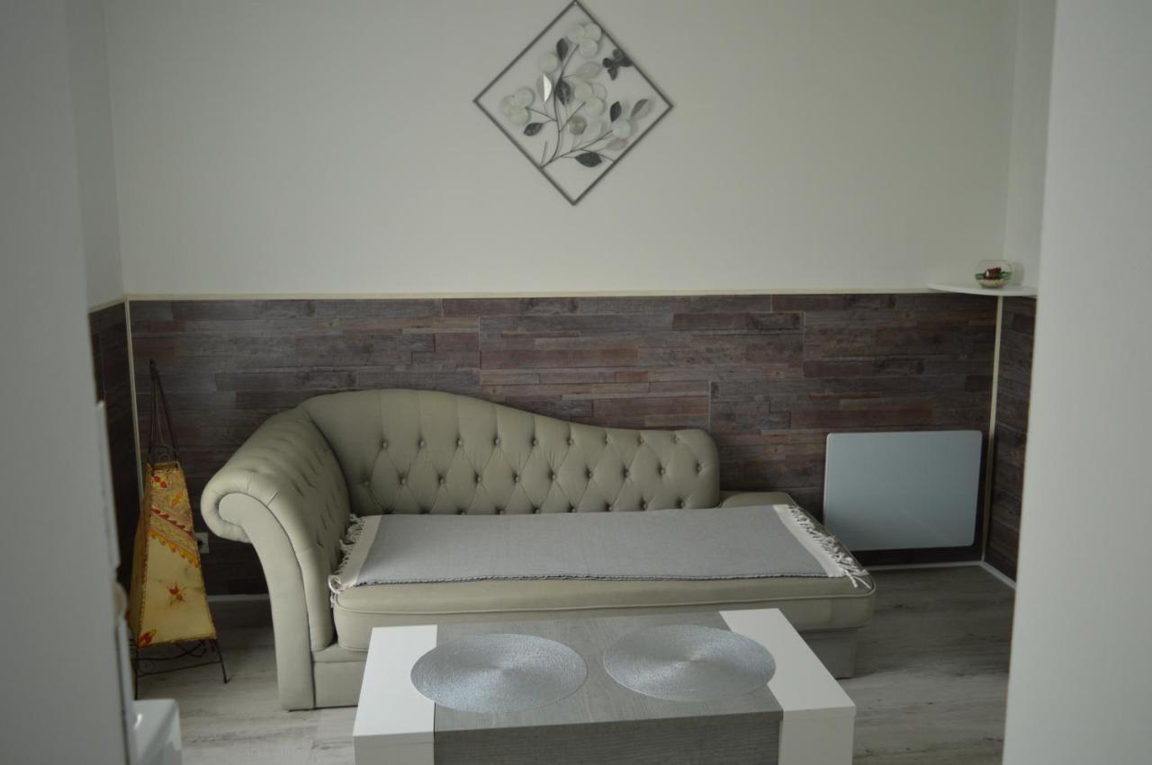 Au Coeur Du Bien Etre, Chambre D'Hotes Avec Piscine Chauffee Et Couverte, Spa, Sauna, Massages 몽토우 외부 사진