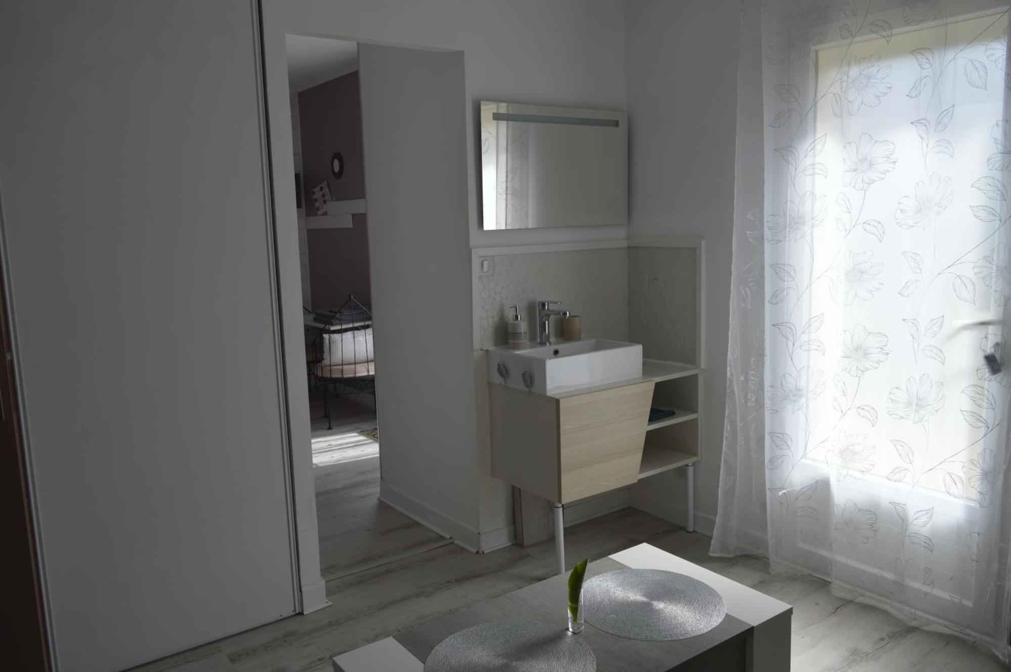 Au Coeur Du Bien Etre, Chambre D'Hotes Avec Piscine Chauffee Et Couverte, Spa, Sauna, Massages 몽토우 외부 사진